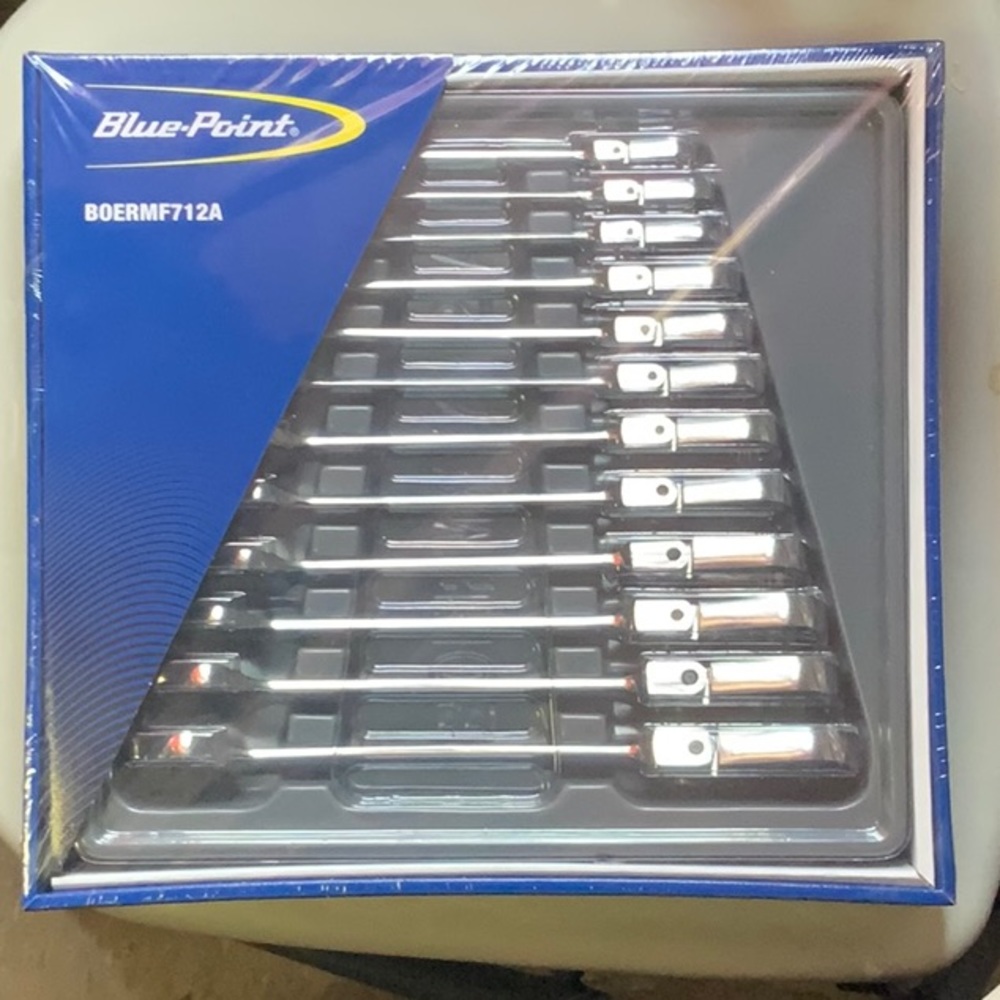 Blue point 12pc (Metric) Flexible-head ratcheting combination Wrench Set.